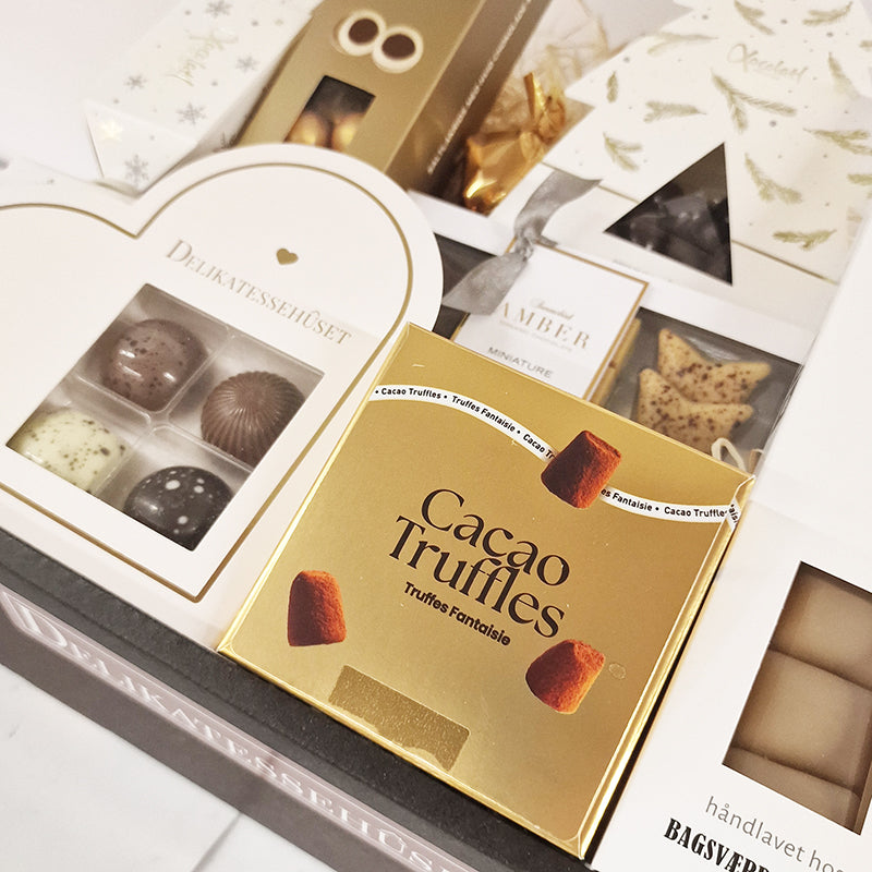 Julekurv med søde lækkerier - chokolade, lakrids m.m.