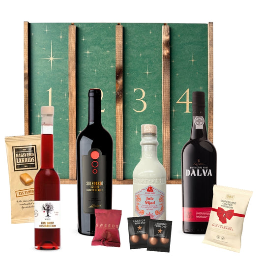 Adventskalender med Kirsebær Likør, Rødvin, Jule Mjød og Portvin samt masser søde lækkerier. 