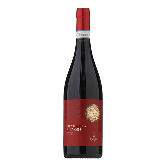 Flaske med Valpolicella Ripasso rødvin fra Cantina Castelnuovo del Garda i Italien.