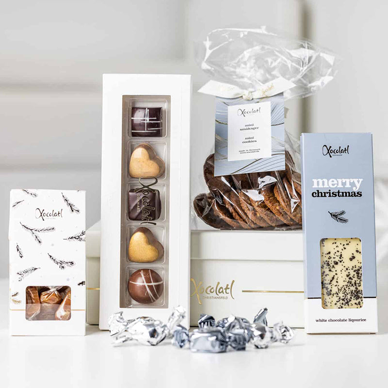 Blå gavebox - med småkager, chokolade og karameller