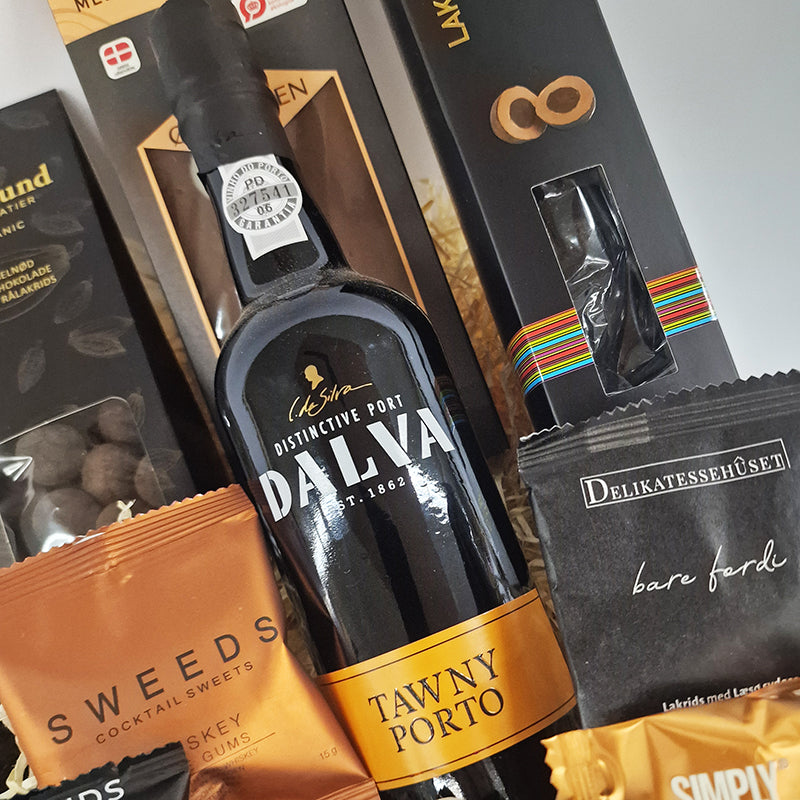 Lækker luksus julekurv med portvin, chokolade og lakrids