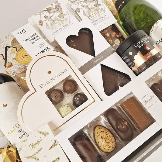 Stor gavekurv med rødvin, Cava, Summerbird chokolade m.m.