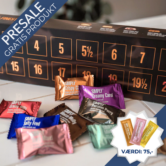 Julekalender med 30 låger fra Simply Chocolate – fyldt med 10 forskellige smagsvarianter af premium chokolade, inkl. karamelcrunch, saltede mandler, persisk lakrids, marcipan, peanuts, mint og cookie dough.	
