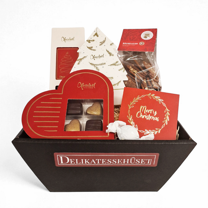 Gavekurv med juleslik og søde sager