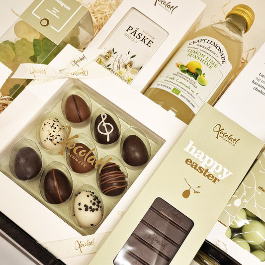 Elegant påskekurv med lemonade, vingummi og chokolade