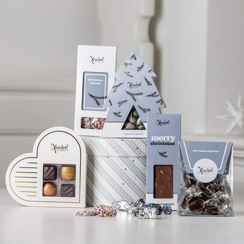 Julegaveæske med masser danske chokoladeprodukter fra Xocolatl.
