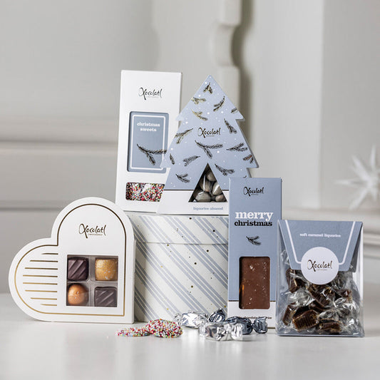 Julegaveæske med masser danske chokoladeprodukter fra Xocolatl.