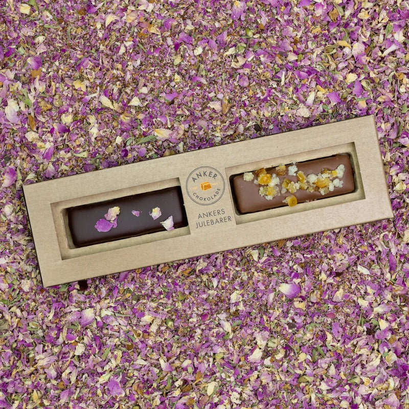 Ankers julebarer med blomme og honningkagesmag i Anker Chokolades originale æske