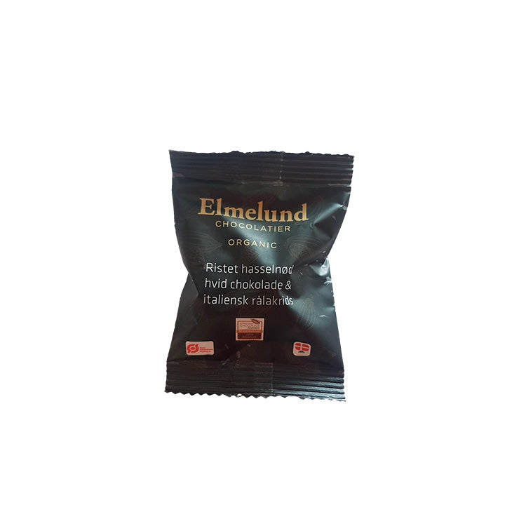 Disse friske drageer består af en lækker ristet hasselnød, dragéret med hvid chokolade og lakrids. Den klassiske kombination af hvid chokolade og lakrids passer perfekt sammen med den sprøde hasselnød og skaber en utrolig lækker smagsoplevelse.