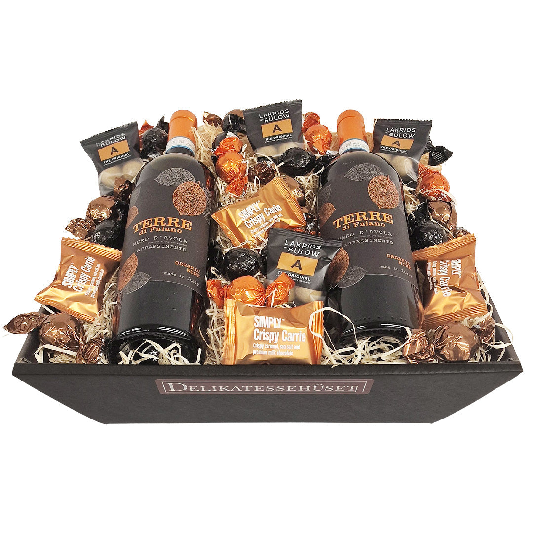 Gavekurv - med to flasker italiensk rødvin og luksus chokolade