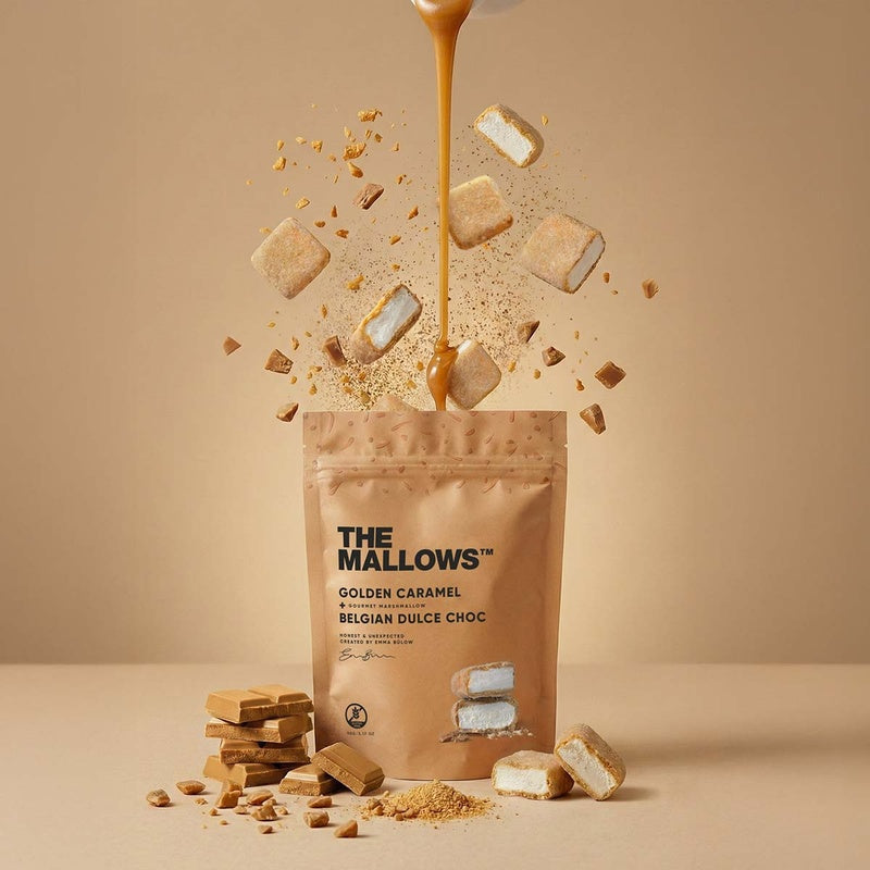 The Mallows Golden Caramel med pose og skumfiduser i scenen